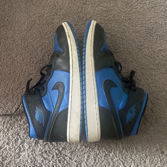 Nike Jordan hi top youth sneakers - Picture 8 of 9